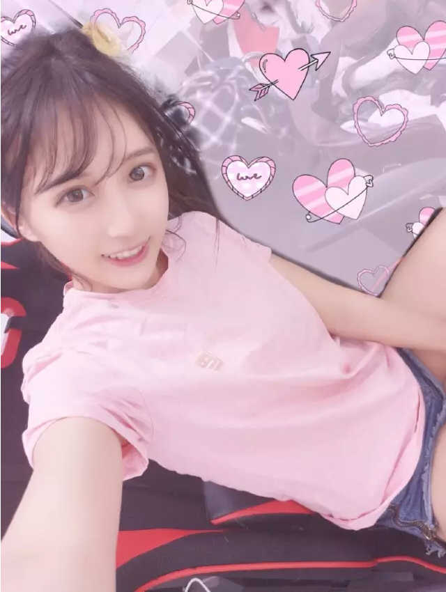 女主播丸子yooo近期美照分享